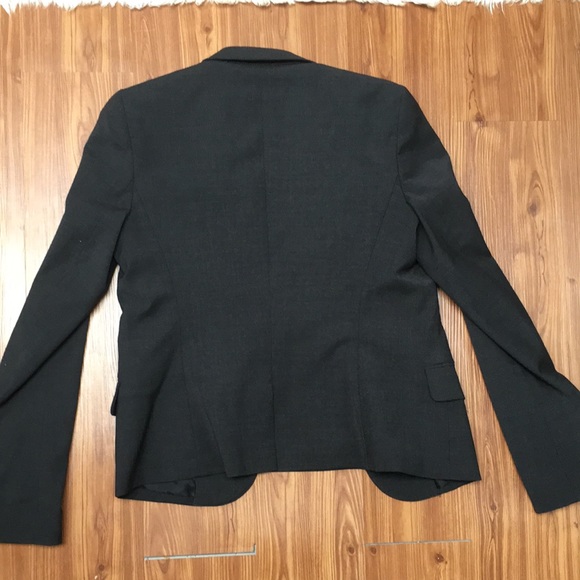 Aritzia Talula Blazer - Picture 8 of 8